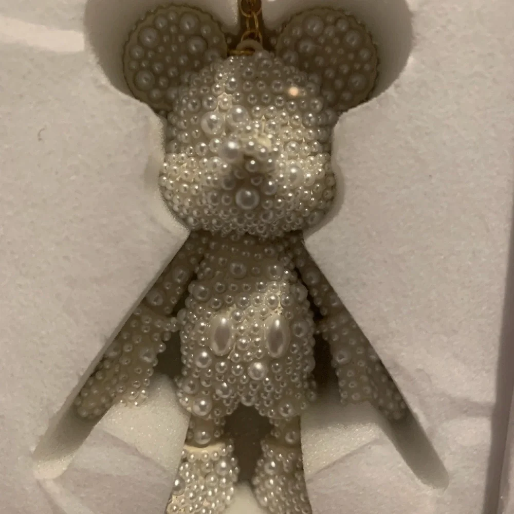 NEW BAUBLEBAR Disney Mickey Mouse Simulated Pearl Bag Charm - Picture 4 of 6
